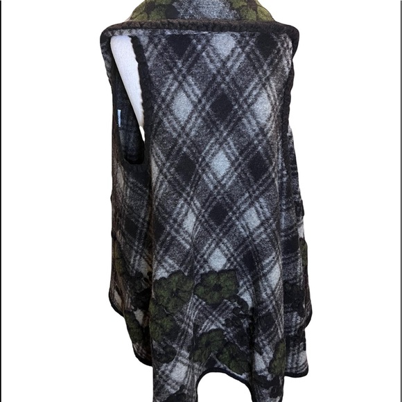 Plaid Wool Vintage Floral Sleeveless Poncho - Picture 3 of 5